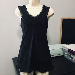 4/$20🛍 Women’s black sleeveless ruffled top S